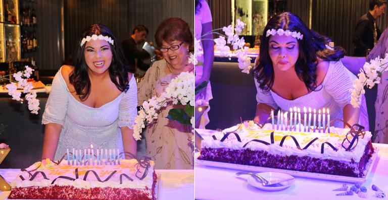 Fabiana Karla comemora seu aniversário em navio