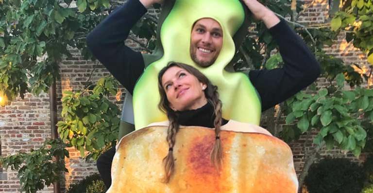 Gisele Bündchen e Tom Brady usam fantasias combinando