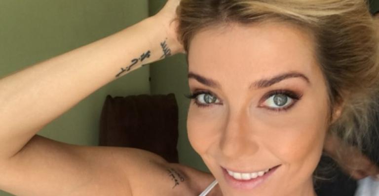 Luiza Possi exibe novo visual e aparece ruiva