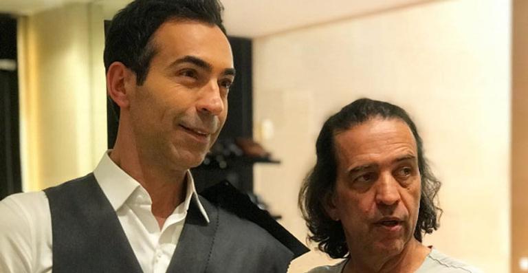 César Tralli faz a prova de seu terno para o casamento