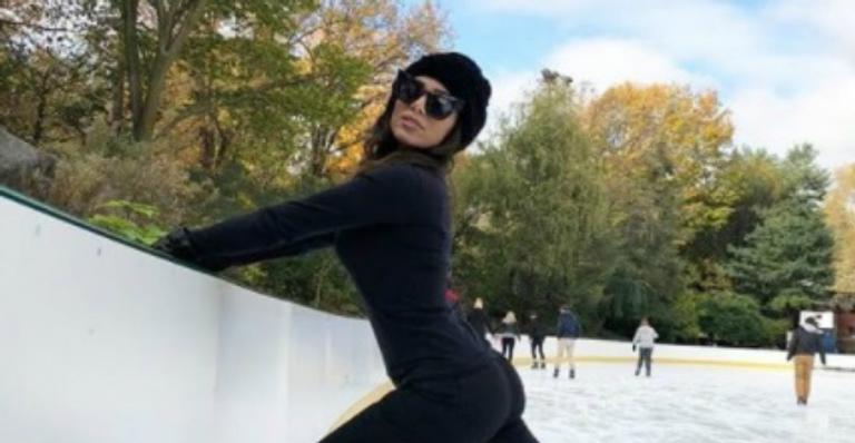 Anitta lamenta não ver neve em Nova York: “Não tenho tempo”