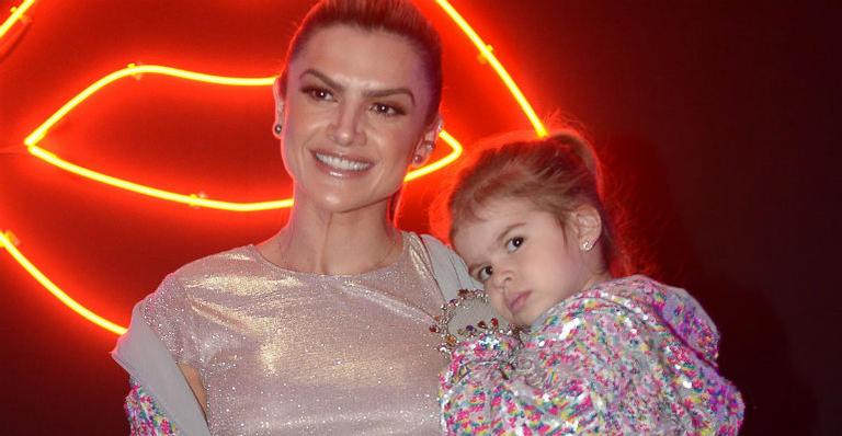 Tal mãe, tal filha: Mirella Santos e Valentina Muniz usam looks iguais