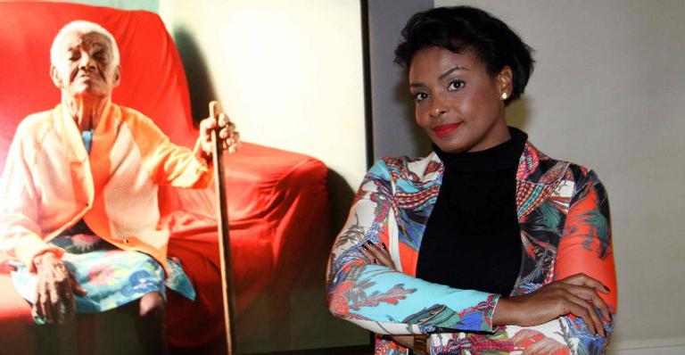 Walkiria Ribeiro prestigia a exposição ‘Mulheres de Pedra’