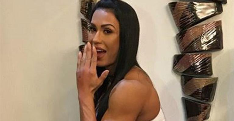 Gracyanne Barbosa se explica após foto polêmica nas redes sociais: “É uma brincadeira”