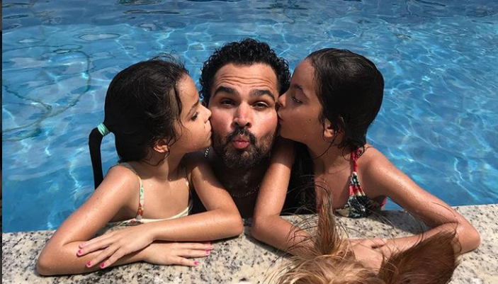 Flávia Camargo publica vídeo de Luciano lavando louça e elogia: “Um marido perfeito”!