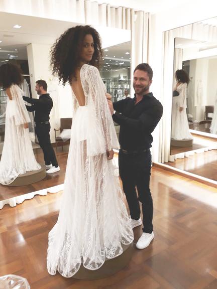 Lucas Anderi produz vestido exclusivo da Miss Brasil 2017 Monalysa Alcantâra! O evento será realizado em Las Vegas, no próximo dia 26!