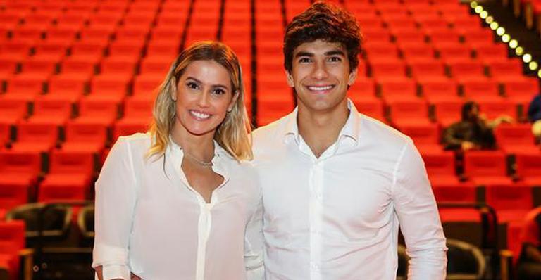 Deborah Secco celebra 2 anos de casada com Hugo Moura: “Me sinto uma pessoa melhor”