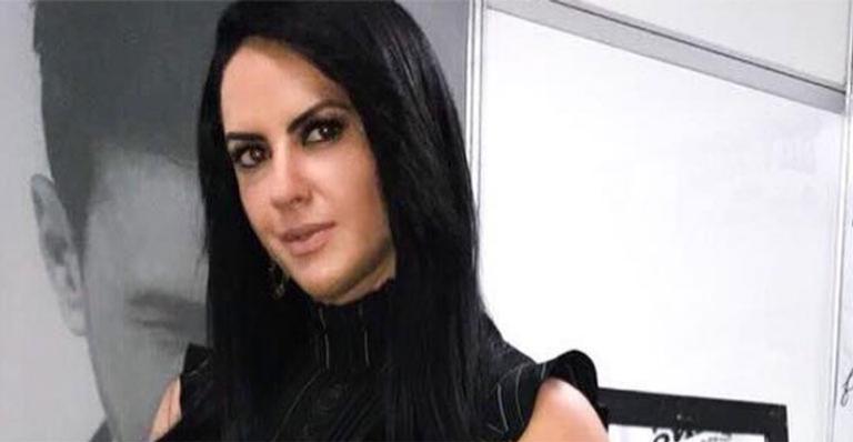 Graciele Lacerda exibe cinturinha finíssima e confunde fãs: ‘É de verdade?’