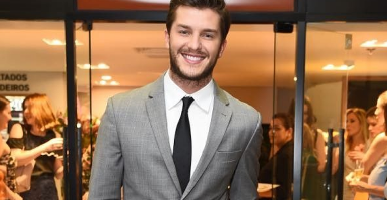 Kléber Toledo surge com novo visual para viver personagem em ‘Ilha de Ferro’, a nova série da Globo