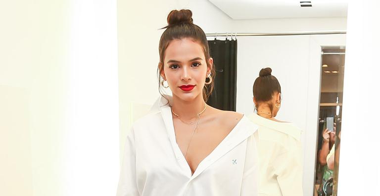 Bruna Marquezine prestigia evento fashion em SP