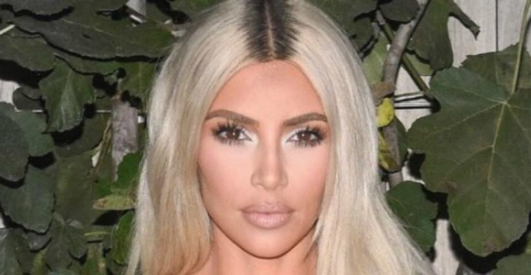 Kim Kardashian exibe novo visual e fala sobre transformação: “13 horas”