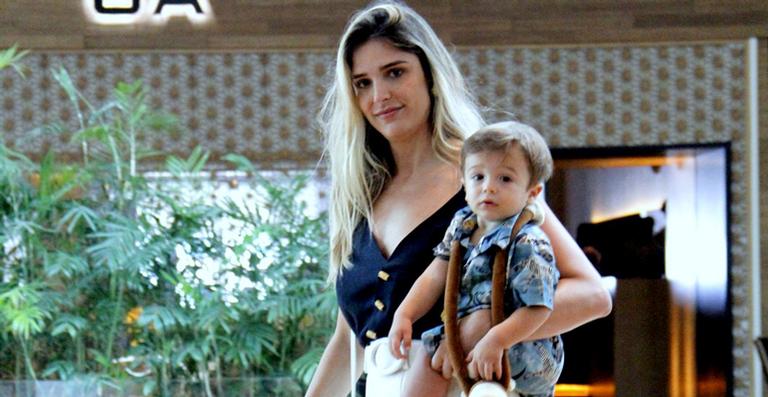 Rafa Brites curte passeio com o filho em shopping no Rio