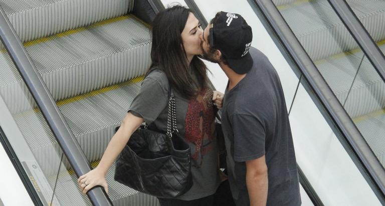 Tatá Werneck e Rafael Vitti já escolheram a data para o casamento acontecer