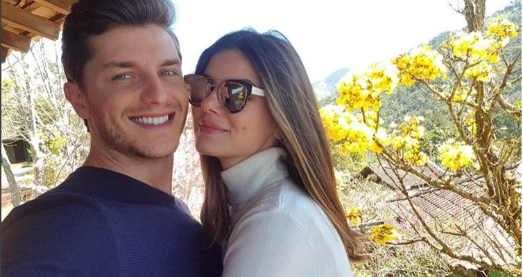 Camila Queiroz conta detalhes sobre seu futuro casamento com Klebber Toledo: Simples e reservado!