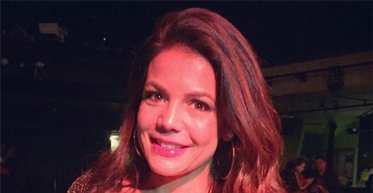 Nívea Stelmann compara bumbum em foto de 1999 e de 2017 e comemora: ‘Me sinto melhor agora’