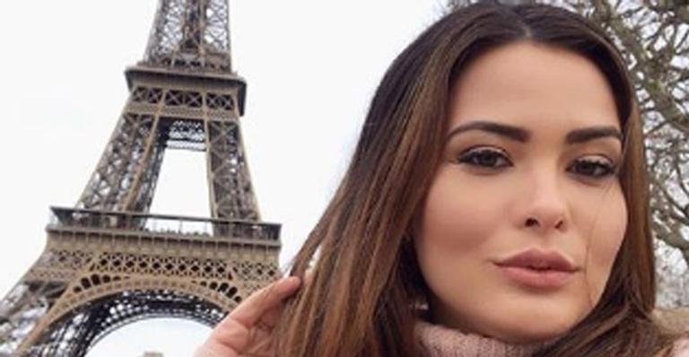 Com look comportadíssimo, Geisy Arruda vira o ano em viagem pela Europa