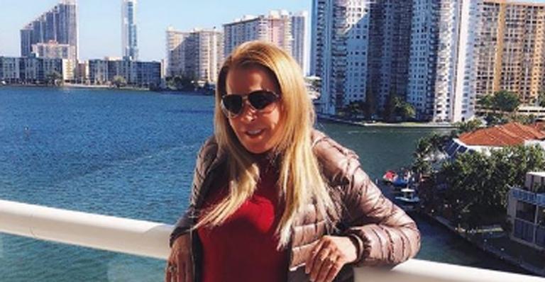 Zilu mostra vista de apartamento em Miami e desabafa: “Não ter medo de ser feliz”