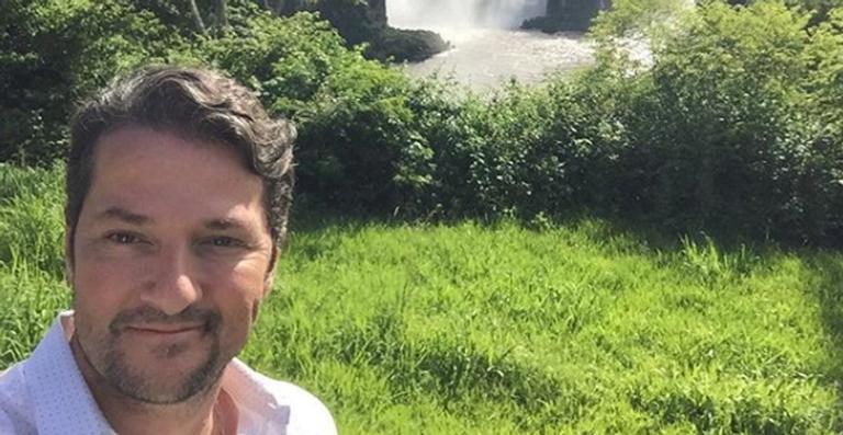 Depois de Pega Pega, Marcelo Serrado curte as férias no Paraná