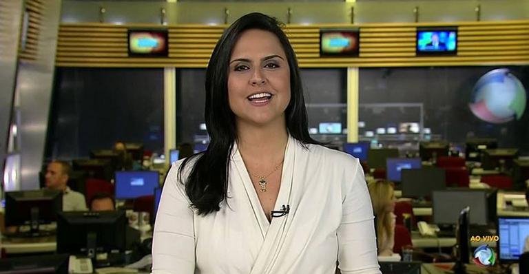 Carla Cecato, jornalista da TV Record, impressiona fãs ao aparecer bem mais magra: ‘Mudança de vida’