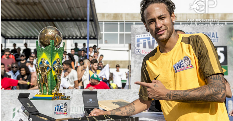 Neymar abre a terceira edição de seu torneio mundial, o Neymar Jr’s Five