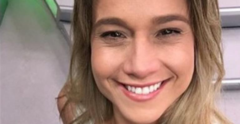 Fernanda Gentil posa com a cachorra de estimação e brinca: “É ou não é minha cara?”
