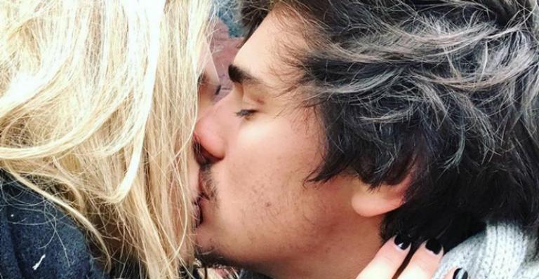 Sasha Meneghel volta para Nova York e se despede do namorado: “Coração apertado”