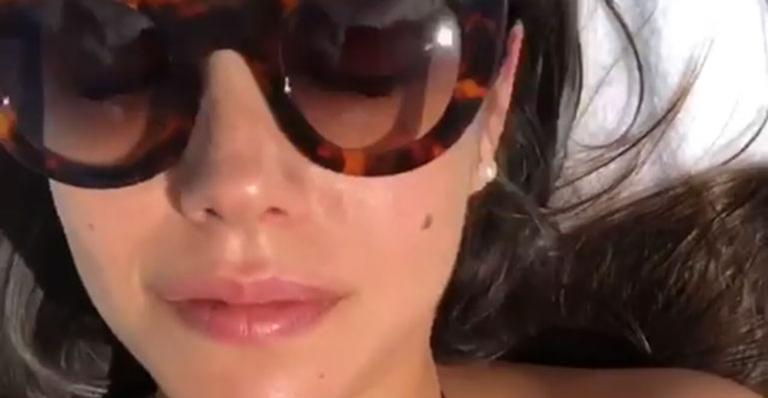 Mãe de dois, Thais Fersoza surpreende fãs ao aparecer sequinha em fotos de biquíni