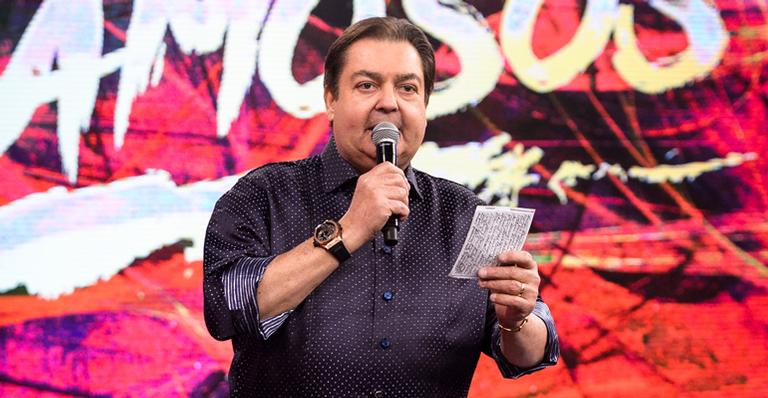 Faustão tranquiliza fãs após cirurgia no coração: “Poderia até trabalhar domingo”