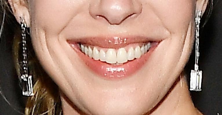 Gloss transparente volta a ser tendência e dá um “up” nos batons matte e nude