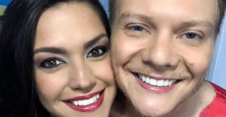 Thais Fersoza relembra encontro com Michel Teló: “Frio na barriga logo de cara”