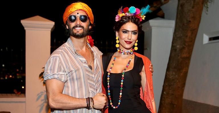 Em rara aparição, Rodrigo Santoro se diverte em Baile ao lado da amada, Mel Fronckowiak
