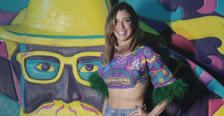 Camila Coutinho curte shows de Marília Mendonça e Elba Ramalho no Carnaval de Olinda