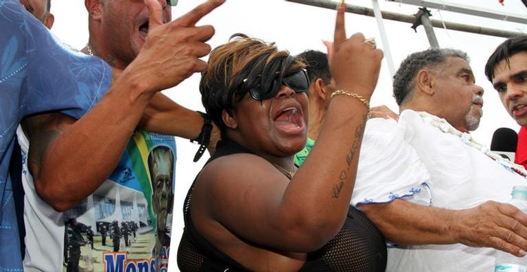 Jojo Todynho vibra com a vitória da Beija-flor no carnaval do Rio de Janeiro