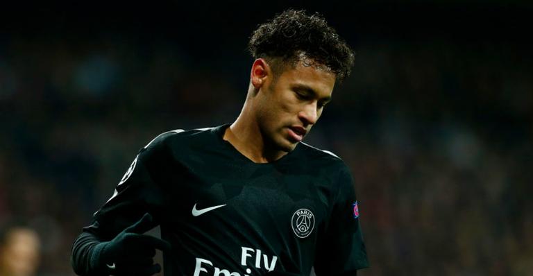 Novo penteado de Neymar vira piada na internet; veja
