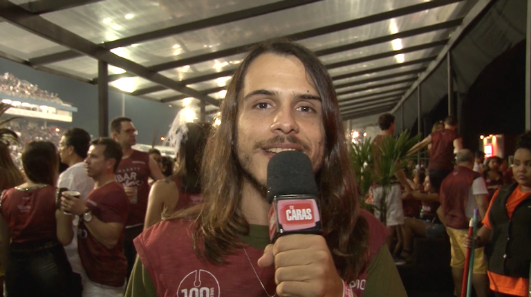 Theo Reis, filho de Nando Reis, faz sua estreia no Carnaval de São Paulo