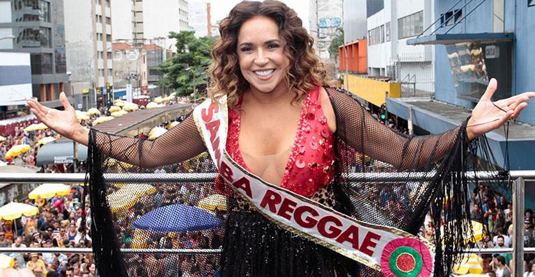 Daniela Mercury arrasta uma multidão no encerramento do carnaval em São Paulo