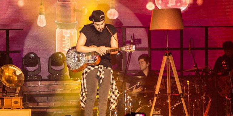 Sucesso absoluto, Luan Santana faz show em arena lotada em Lisboa