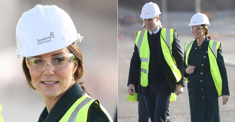 Kate Middlleton ousa em viagem e usa capacete e óculos de proteção e faz tatuagem de henna