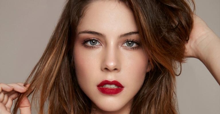 Bia Arantes viverá namorada de Bruno Gagliasso no cinema