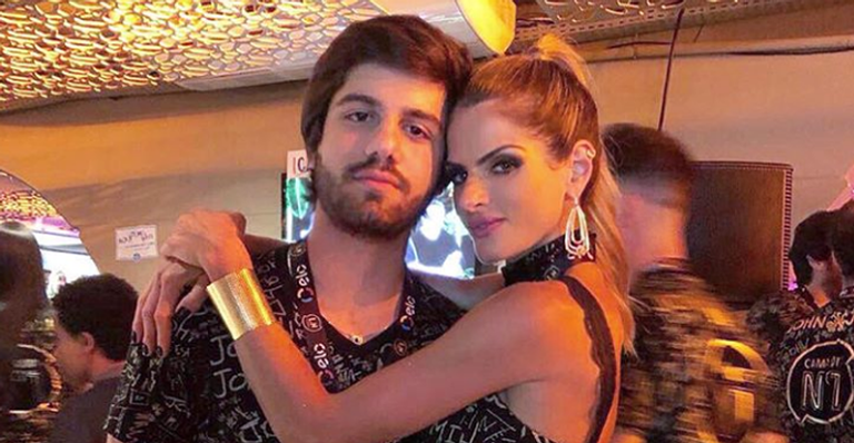 Carol Magalhães impressiona ao aparecer ao lado do filho de 17 anos, Luis Eduardo