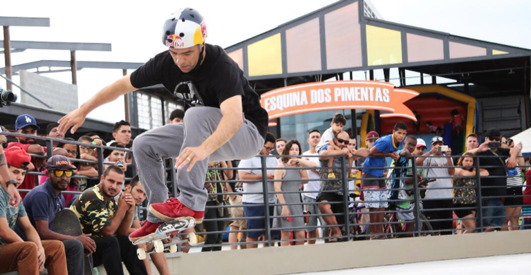 Sandro Dias, o Mineirinho, inaugura escola de skate gratuita