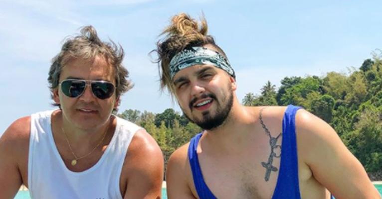 Luan Santana se despede da Tailândia com look que divide opiniões
