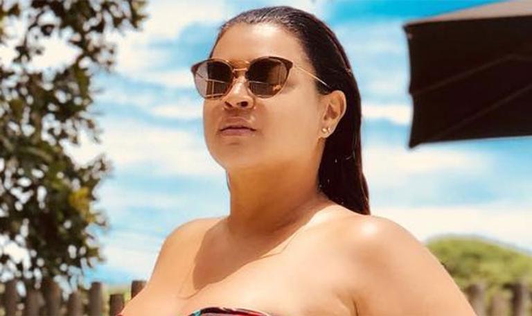 Preta Gil exibe sua beleza sem retoques e dá conselho aos fãs: ‘Libertem-se!’