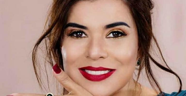 Mara Maravilha completa 50 anos e confessa: “Tinha medo de ficar velha”