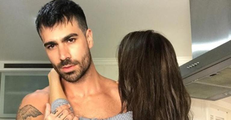 Rodrigão elogia novo visual de Adriana Santana: “Morena mais linda desse mundão”