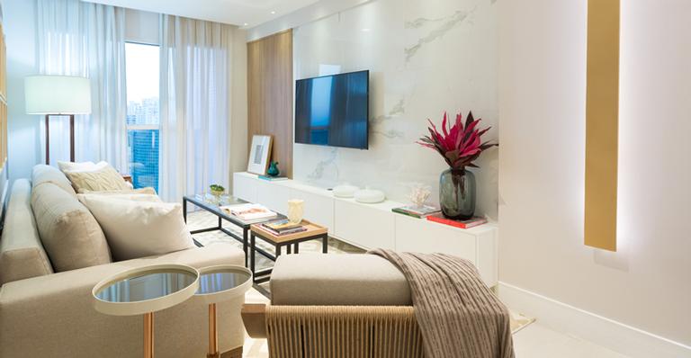 Saiba como dar um toque feminino na decoração da sala