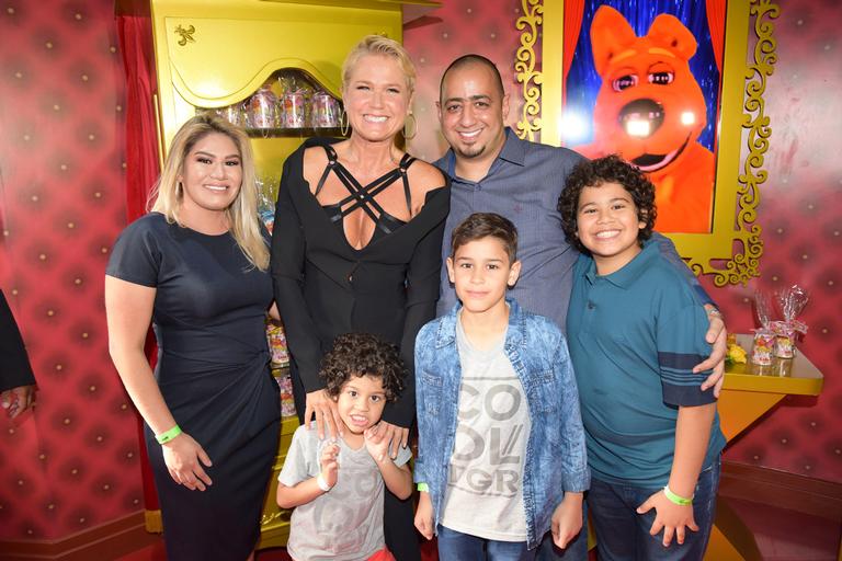 Xuxa comemora o aniversário da Casa X de Foz do Iguaçu