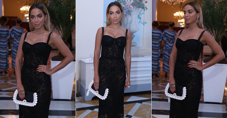 Anitta chama a atenção com look grifado avaliado em mais de R$ 13 mil