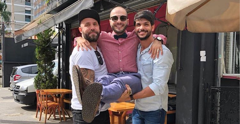 Mahmoud encontra Caruso fora da casa do BBB e fãs comemoram: ‘Maturidade! Lindo de ver’
