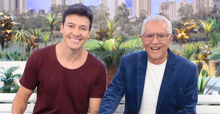 Rodrigo Faro faz participação especial em ‘A Praça é Nossa’ no SBT